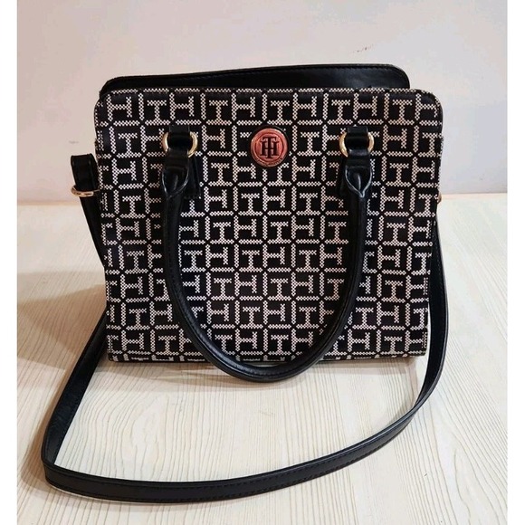 Tommy Hilfiger Handbags - Tommy Hilfiger Shopper Style Monogram Logo Bag Tote Black Handbag